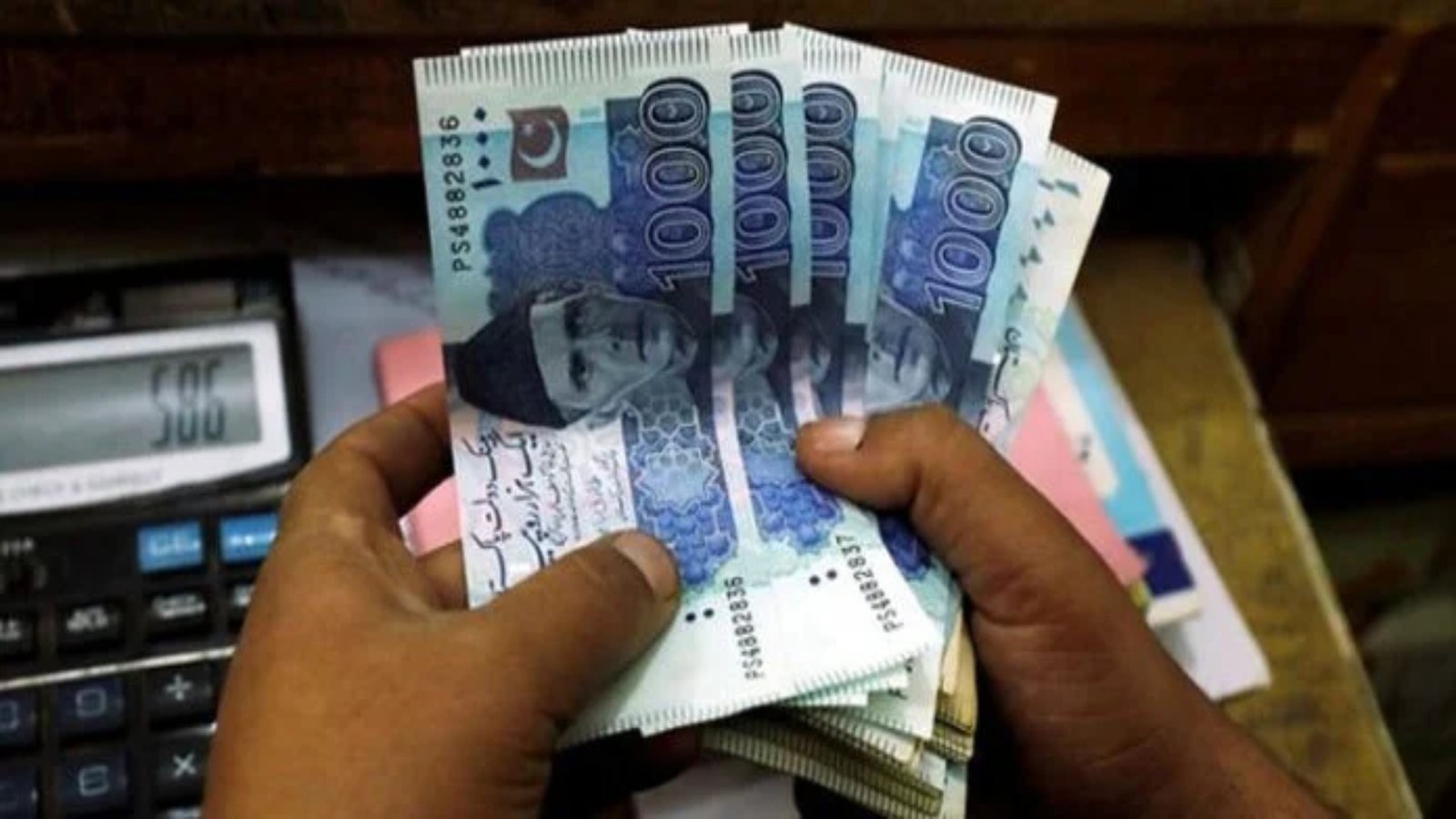 وفاقی حکومت کا بیک وقت پنشن اور تنخواہ لینے والوں سے متعلق اہم فیصلہ