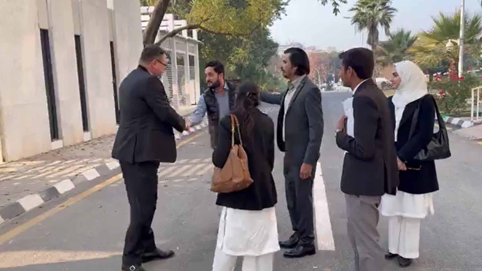 پاکستان کے اندرونی معاملات میں مداخلت کیوں کی؟ سفارتی آداب کو پامال کیوں کیا؟ وزارت خارجہ کا ناروے سفیر کو سخت ترین مراسلہ