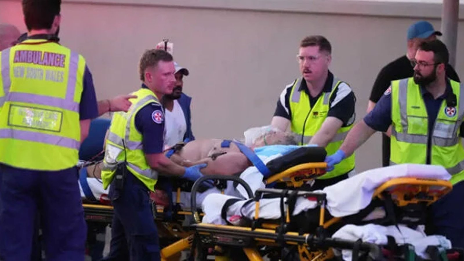 سڈنی میں حملہ آور افغان نژاد ہے، آسٹریلوی حکام کی تصدیق