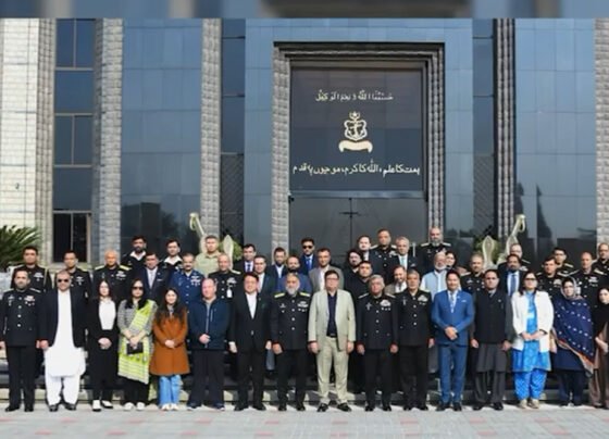 چیف آف نیول سٹاف سے میری ٹائم سیکورٹی ورکشاپ کے شرکاء کی ملاقات