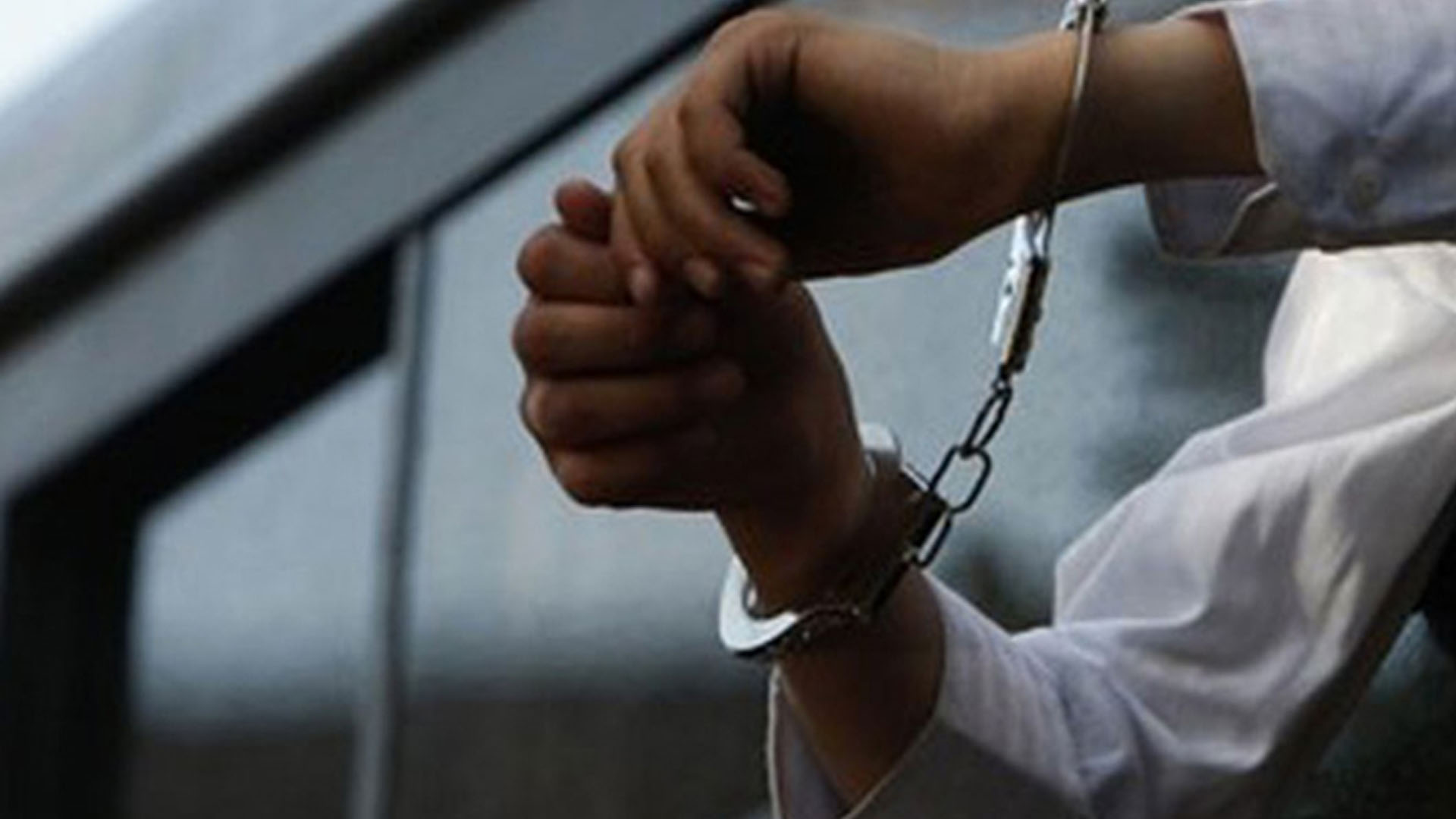 کراچی،ناظم آباد میں قادری ہاؤس پر پولیس کا چھاپہ، بھتہ خوری میں ملوث متعدد افراد گرفتار،اسلحہ برآمد