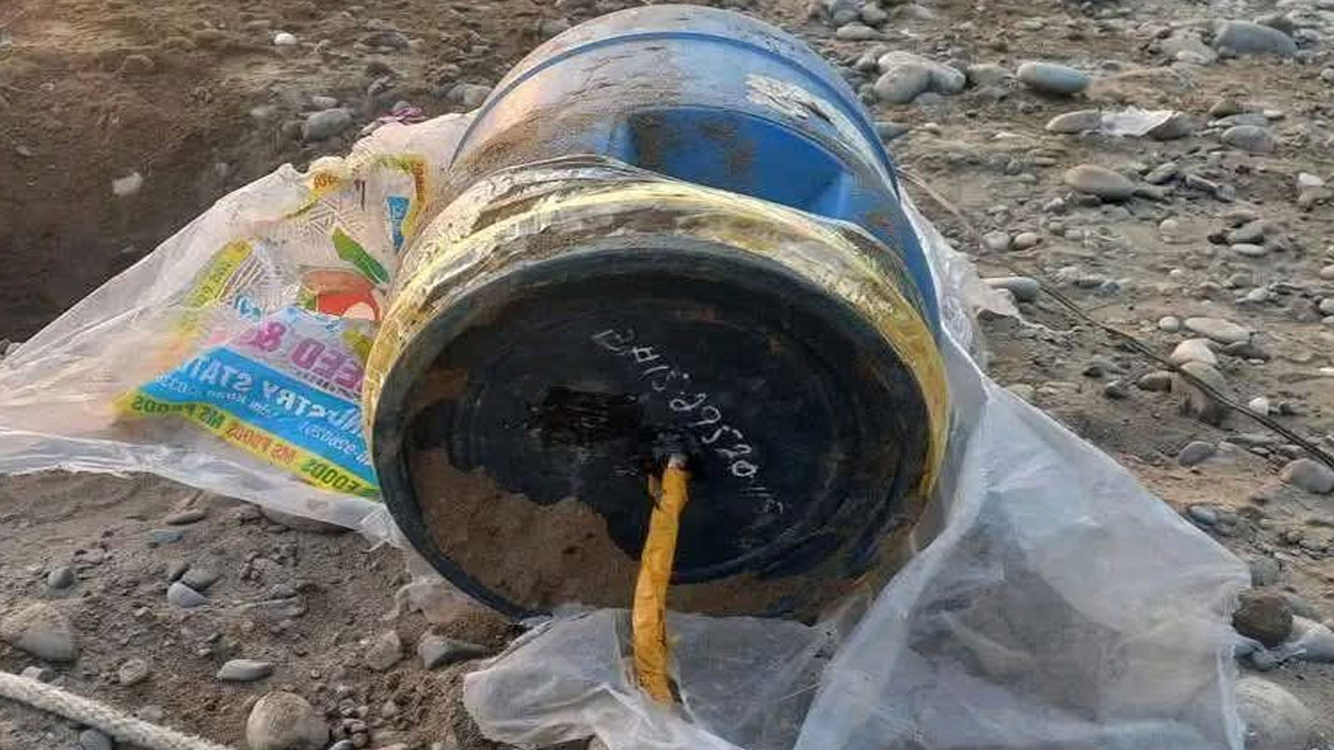 بنوں میں دہشتگردی کا بڑا منصوبہ ناکام، سیکیورٹی فورسز نے بارودی مواد ناکارہ بنا دیا