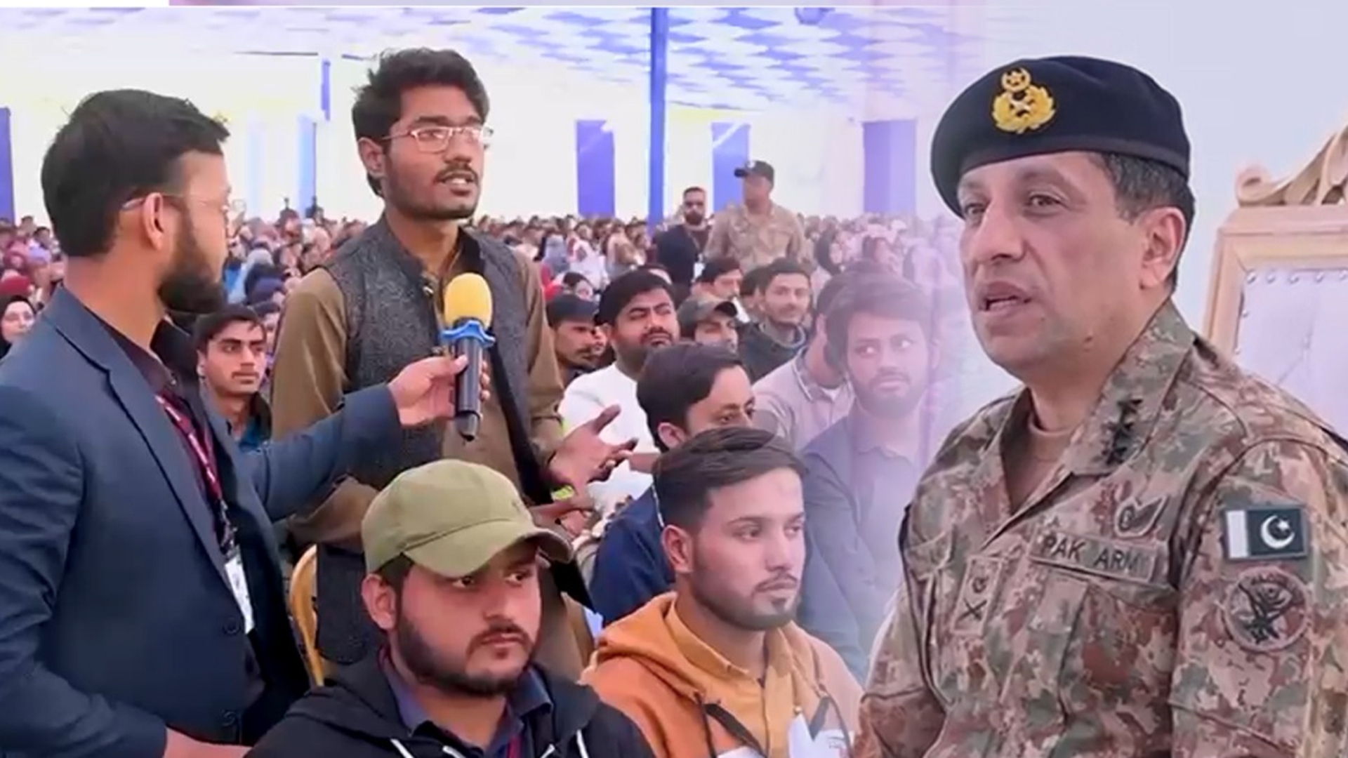 ڈی جی آئی ایس پی آر  کی جامعہ کراچی میں طلباء و اساتذہ کیساتھ خصوصی نشست