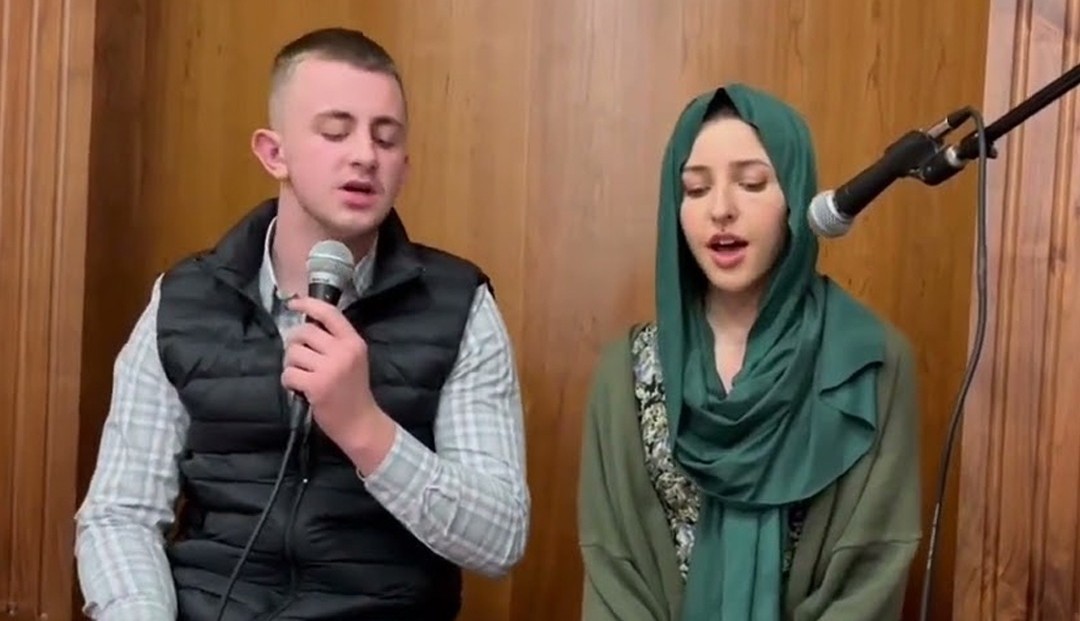 امریکی گلوکارہ کی قرآن پاک تلاوت نے سب کو مسحور کردیا، ویڈیو وائرل