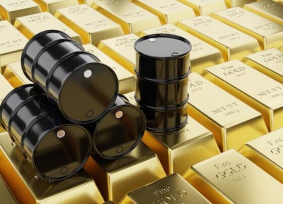 عالمی منڈی میں سونے کی قیمتوں میں نمایاں کمی، خام تیل مہنگا