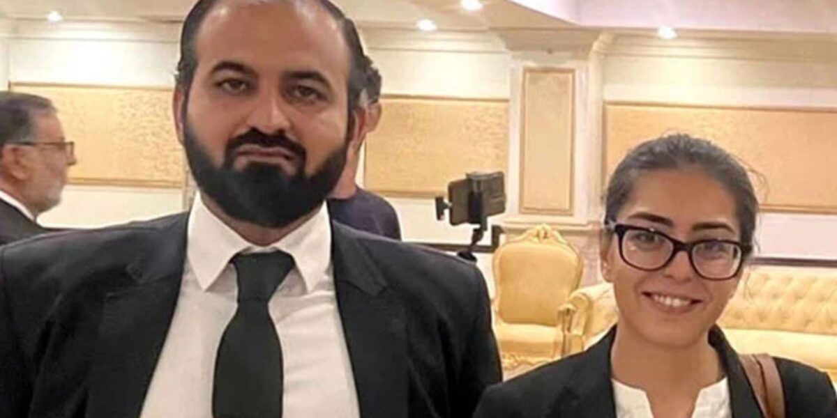 ایمان مزاری اور ہادی علی چٹھہ سرینا چوک اسلام آباد سے گرفتار