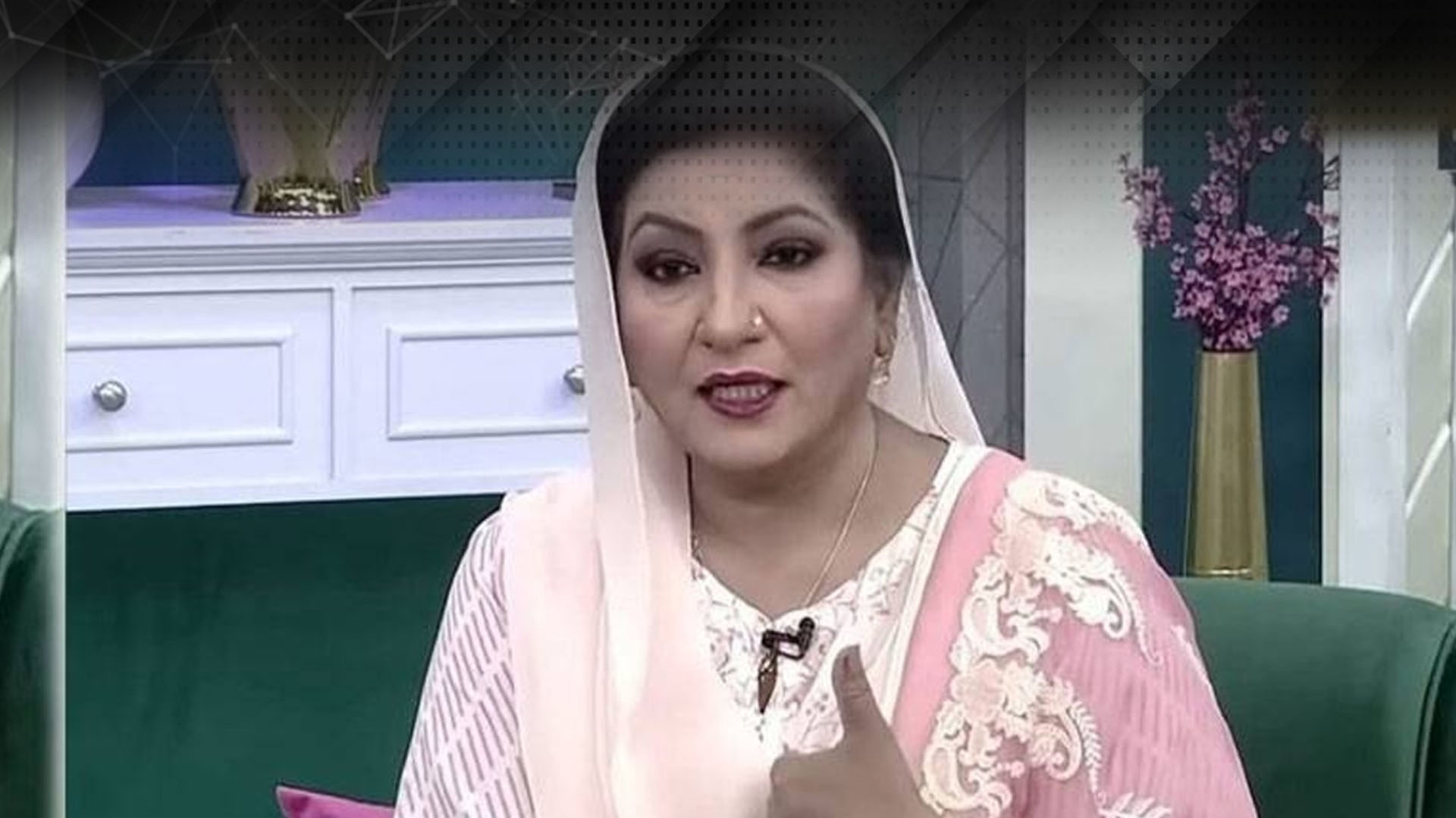 عشرت فاطمہ نے ریڈیو پاکستان کیوں چھوڑا؟اہم ویڈیو بیان سامنے آگیا