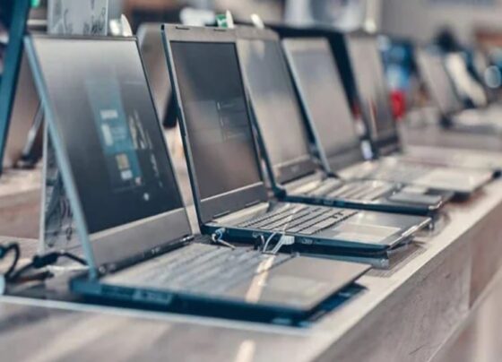 مفت لیپ ٹاپ حاصل کرنے کے خواہشمند طلباء کیلئے بڑی خوشخبری