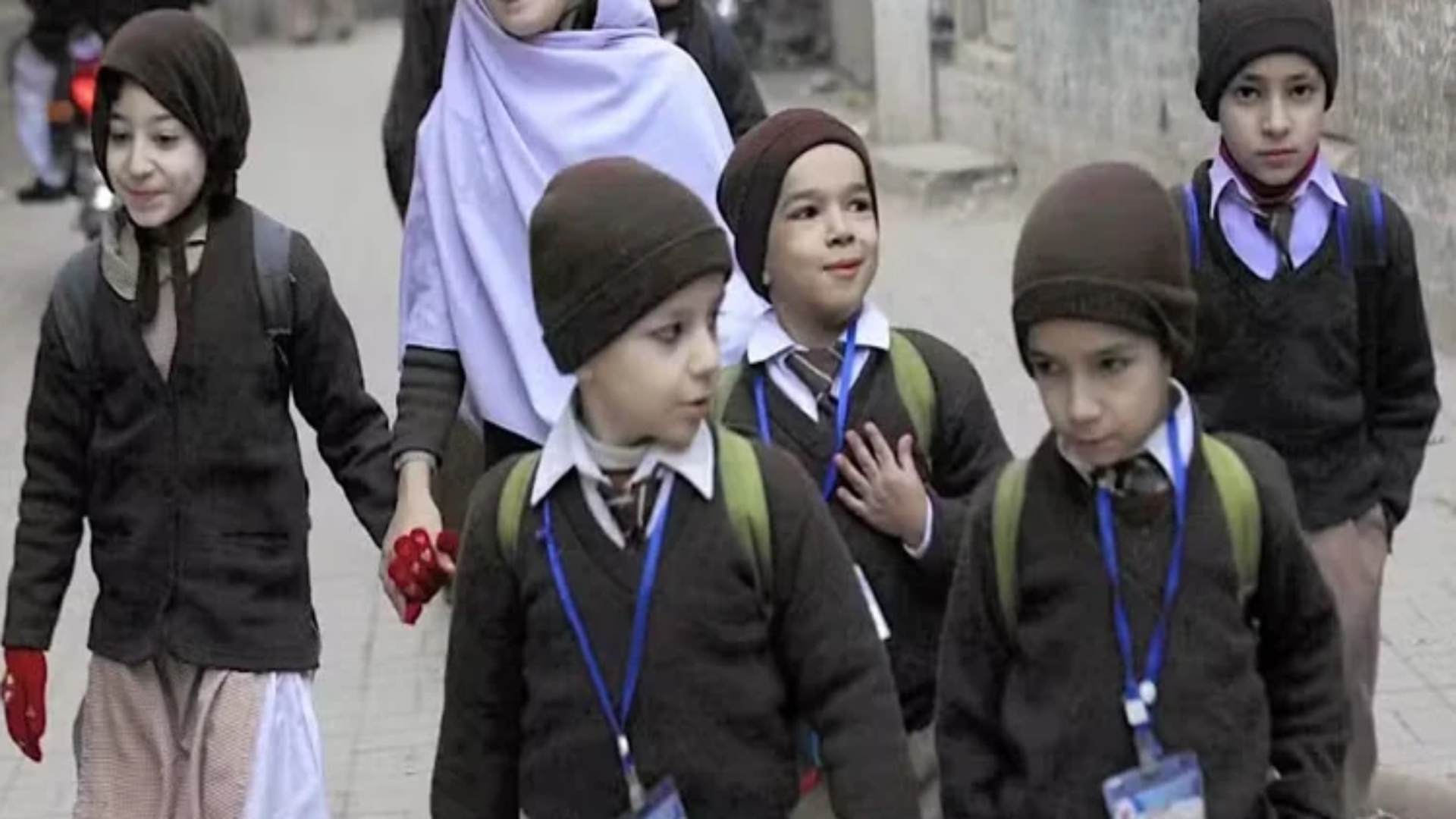 سکول اب کتنے بجے کھلیں گے؟ نوٹیفکیشن جاری