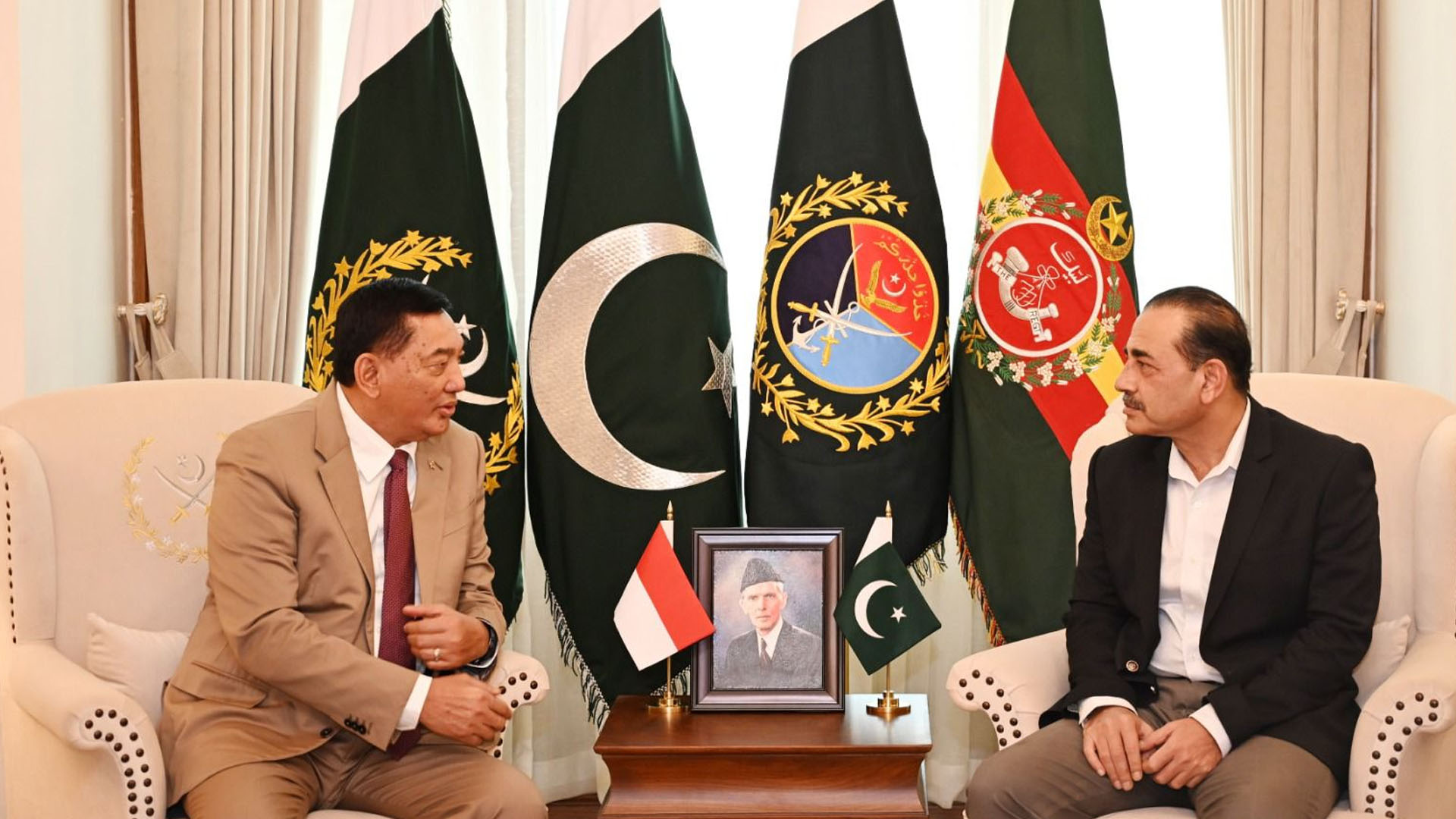 فیلڈ مارشل سید عاصم منیر سے انڈونیشیا کے وزیر دفاع کی ملاقات،دفاعی تعاون مزید مضبوط بنانے پر اتفاق