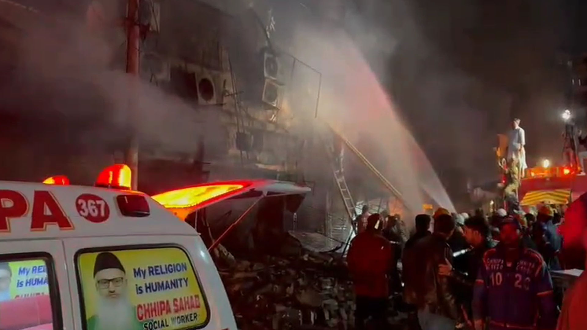 گل پلازہ میں آپریشن جاری،پاک فوج کی جانب سے بھر پور مدد فراہم کی جارہی ہے