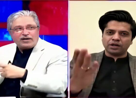 کے پی حکومت بے نقاب ہوچکی ، آپ ریاست کو لوگوں کیساتھ لڑانا چاہتے ہیں ، نجی ٹی وی پروگرام میں اختیار ولی اور شفیع جان میں تلخ جملوں کا تبادلہ