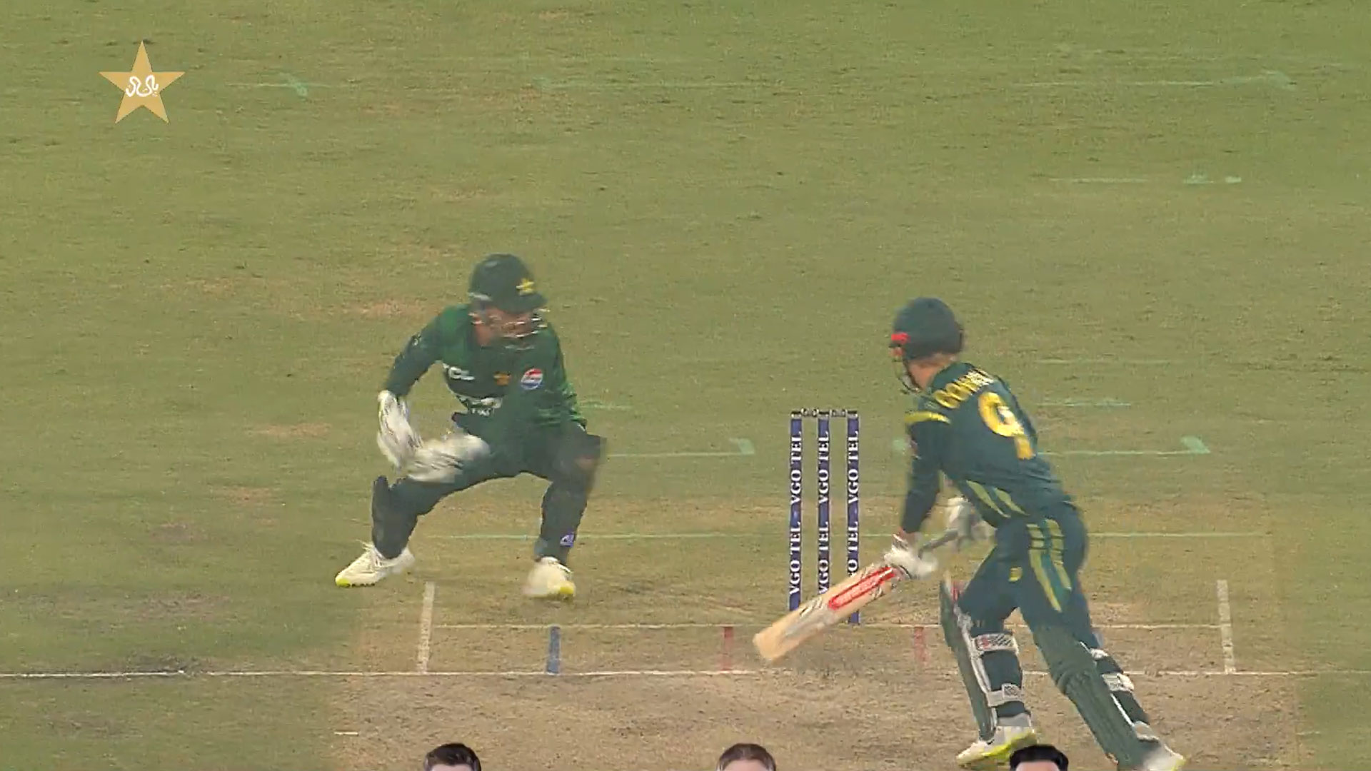 محمد نواز کی گیند، کوپر کونولی کا خواجہ نافع کے ہاتھوں اسٹمپ آؤٹ، کرکٹ دُنیا 2 حصوں میں بٹ گئی