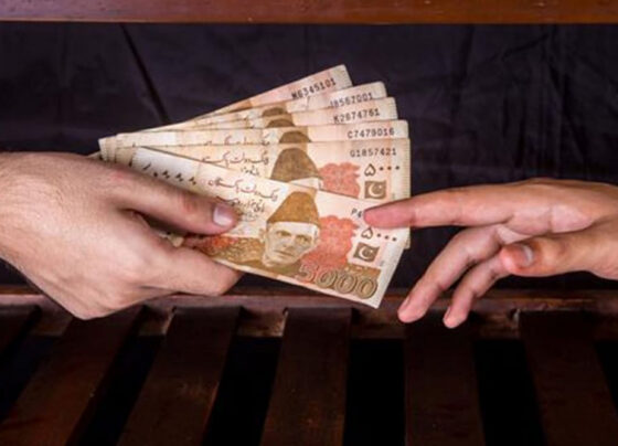 Five thousand currency notes