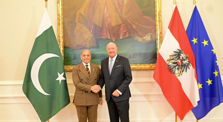 وزیراعظم  شہباز شریف کی آسٹریا کے چانسلر  سے ملاقات، جرمن زبان میں گفتگو