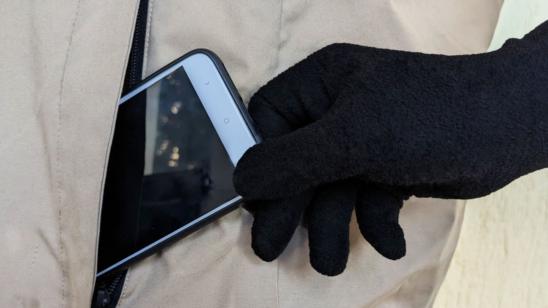 پولیس کا بڑا کارنامہ، لاکھوں شہریوں کی خوشی لوٹ آئی، اب فون چوری نہیں ہوسکے گا