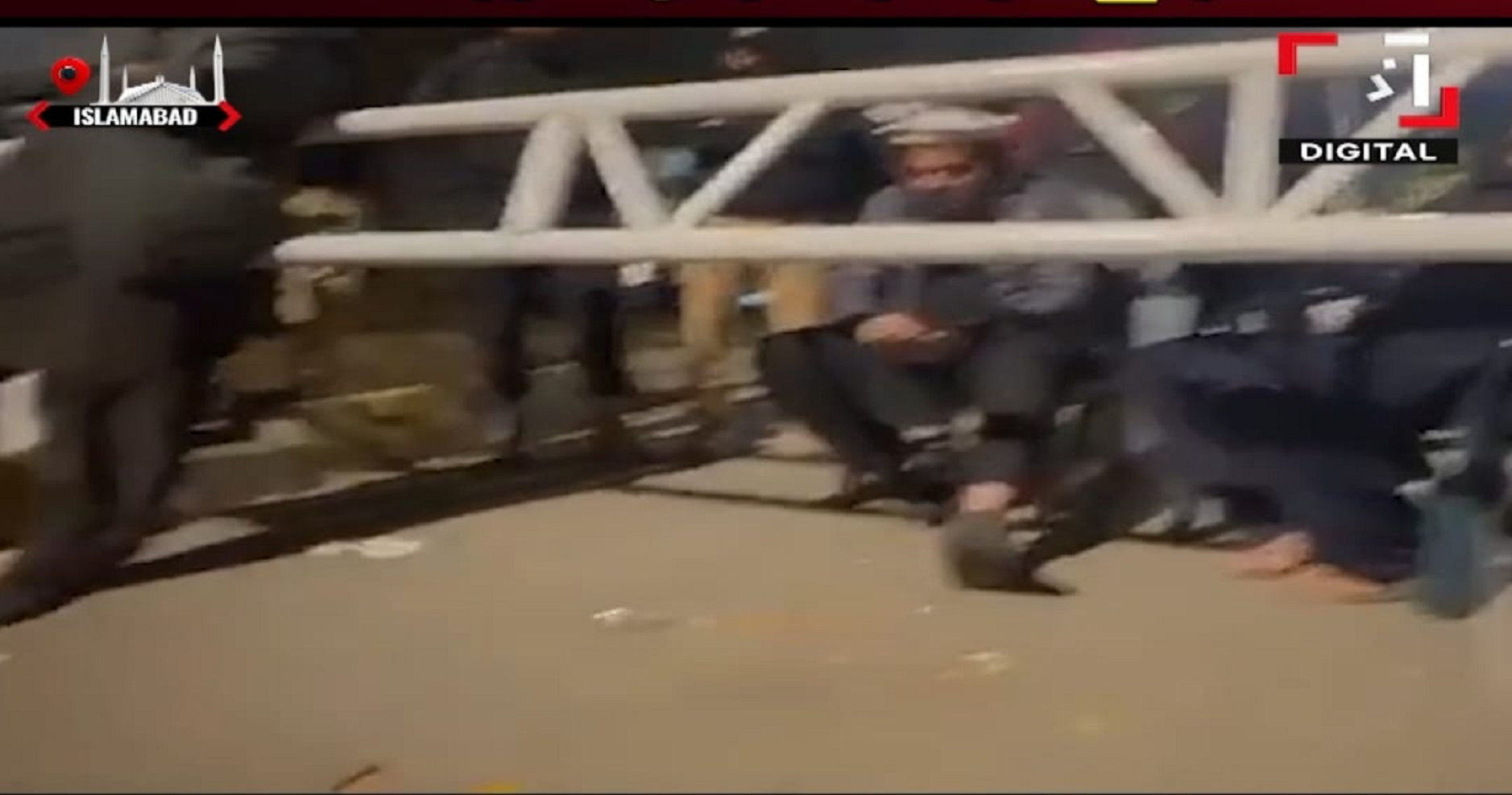 خیبرپختونخوا ہاؤس کے باہر پی ٹی آئی کا دھرنا ناکام، وزیراعلیٰ کے پی سمیت مرکزی قیادت منظر سے غائب