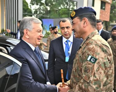 ازبک صدر اورفیلڈ مارشل