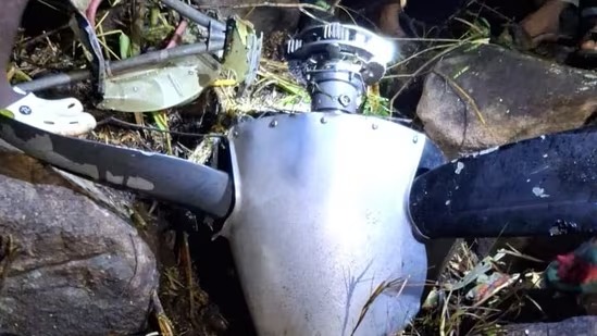 بھارت میں ایک اور طیارہ گر کر تباہ