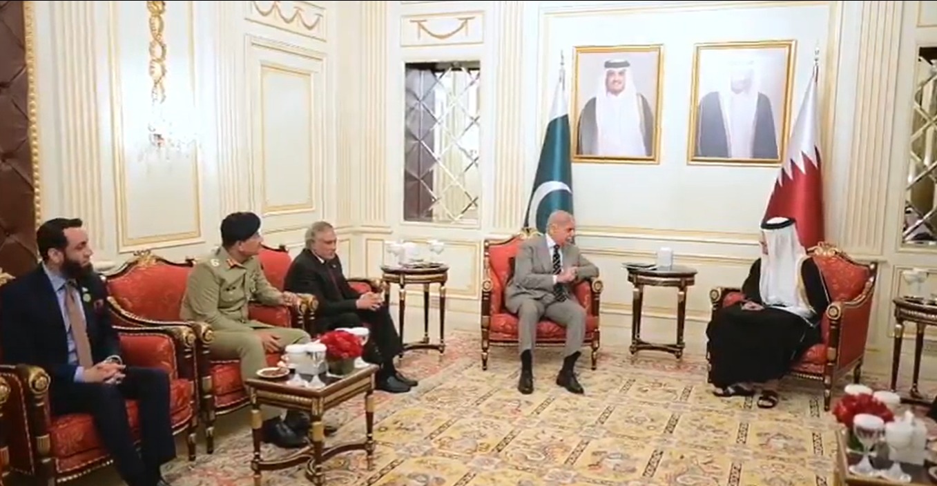 وزیراعظم شہباز شریف کی قطری ہم منصب شیخ محمد بن عبدالرحمان  سے ملاقات، فیلڈ مارشل سید عاصم منیر بھی شریک ہوئے