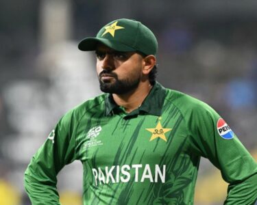 ٹی 20 ورلڈکپ : بابر اعظم کم ترین اسٹرائیک ریٹ سے رنز بنانے والوں میں سب سے آگے