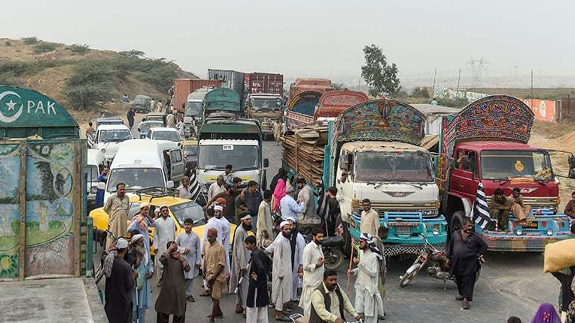 کے پی کے کو پنجاب سے ملانے والی کون سی شاہراہیں 4 روز بعد کھولی گئی ہیں؟