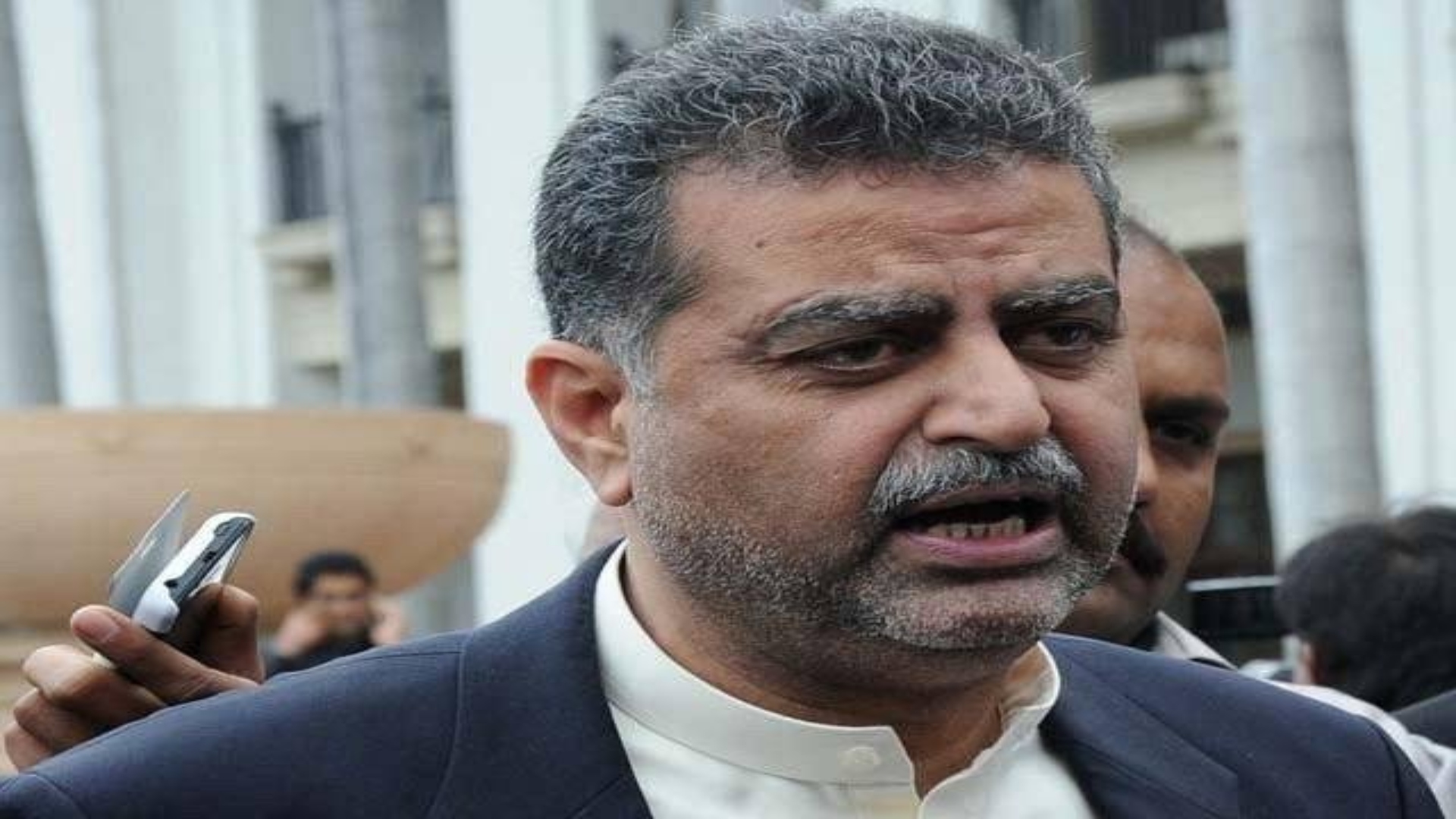 سینئر سیاستدان و سابق ایم پی اے زعیم قادری انتقال کر گئے