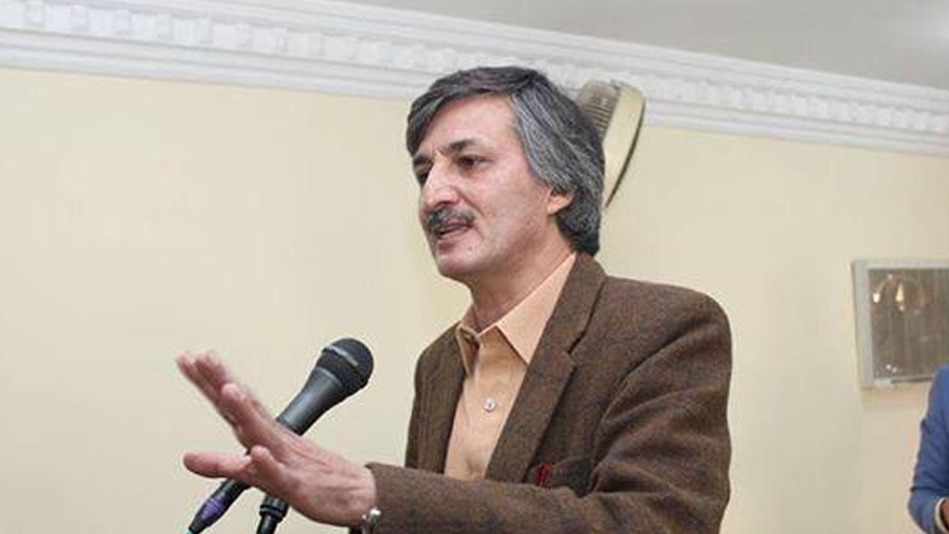 دہشت گردی نے پختون سرزمین کو قبرستان میں تبدیل کر دیا ہے، سردار حسین بابک