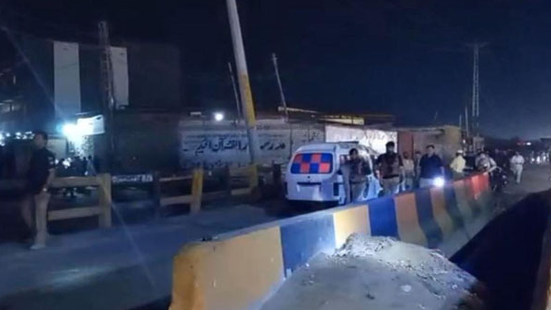 پشاور، بنوں اور ہنگو میں پولیس چوکیوں پر دہشتگرد وں کے حملے پسپا،پولیس کی بھرپور جوابی کارروائی،بزدل دشمن فرار