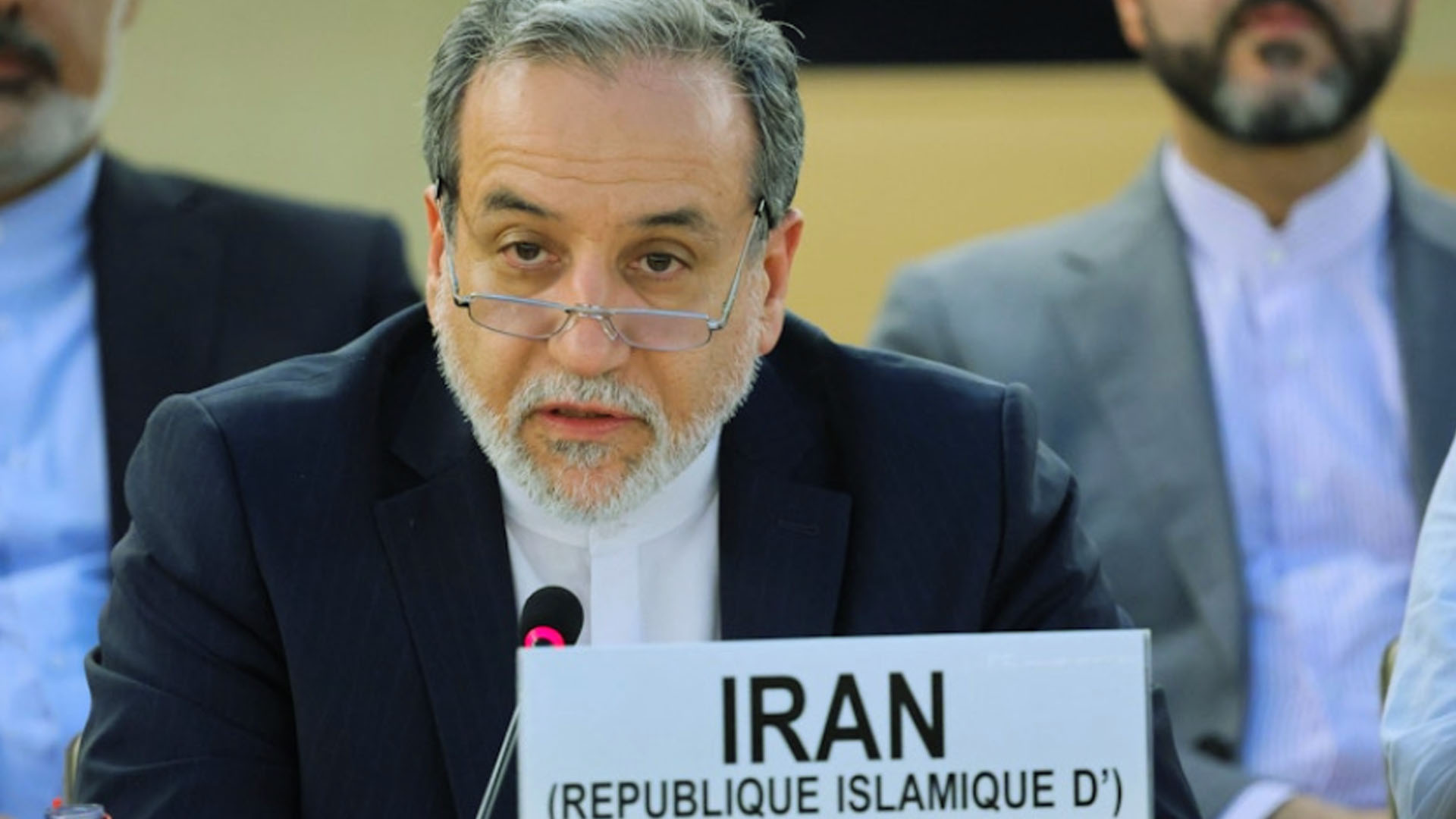 امریکی فوجی سرگرمیاں ہمیں نہیں ڈرا سکتیں، مسائل حل کرنے کا واحد راستہ سفارتکاری ہے،ایرانی وزیر خارجہ