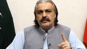 سہیل آفریدی کی صوبے میں رٹ ختم،دہشتگردی عروج پر ، علی امین نے دوبارہ وزیر اعلیٰ بننے کا اشارہ دے دیا