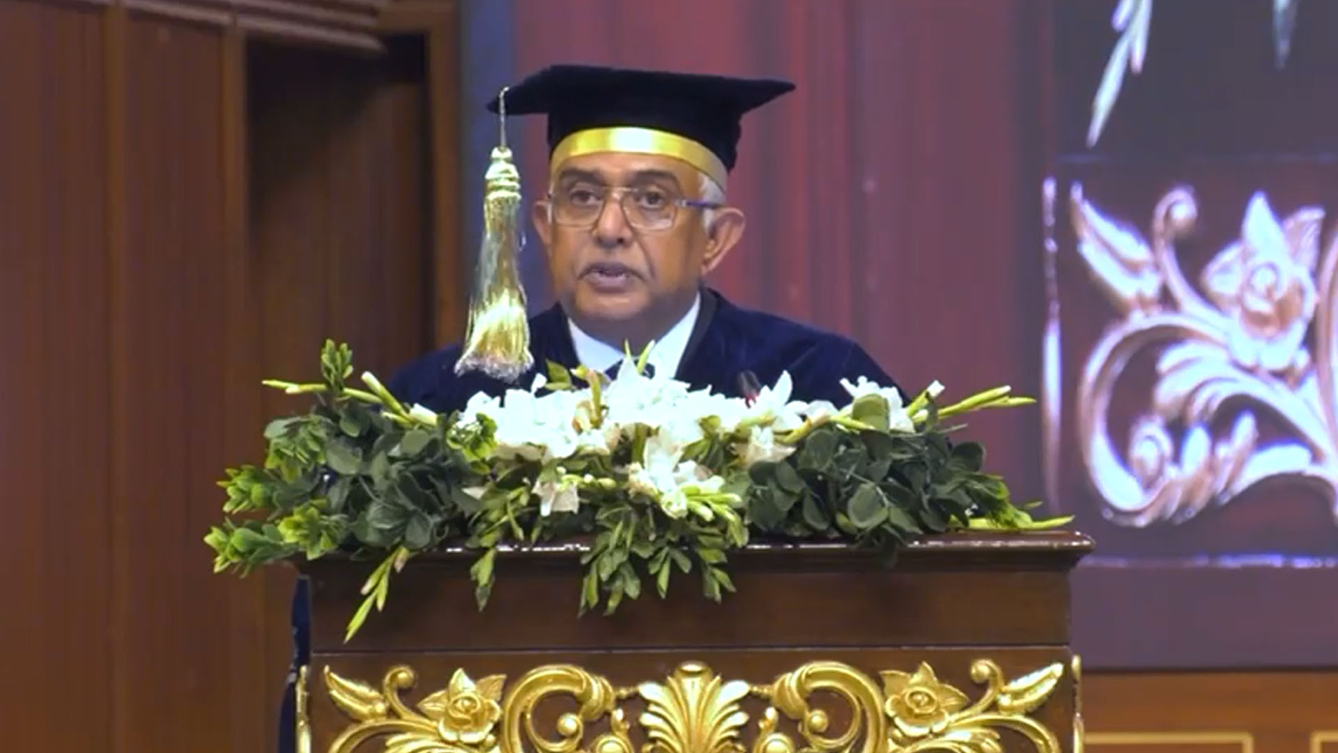 بحرِ ہند میں مستقبل کی جنگی حکمت عملی تشکیل پا رہی ہے جس سے عالمی تجارت کو خطرات لاحق ہو سکتے ہیں: نیول چیف ایڈمرل نوید اشرف