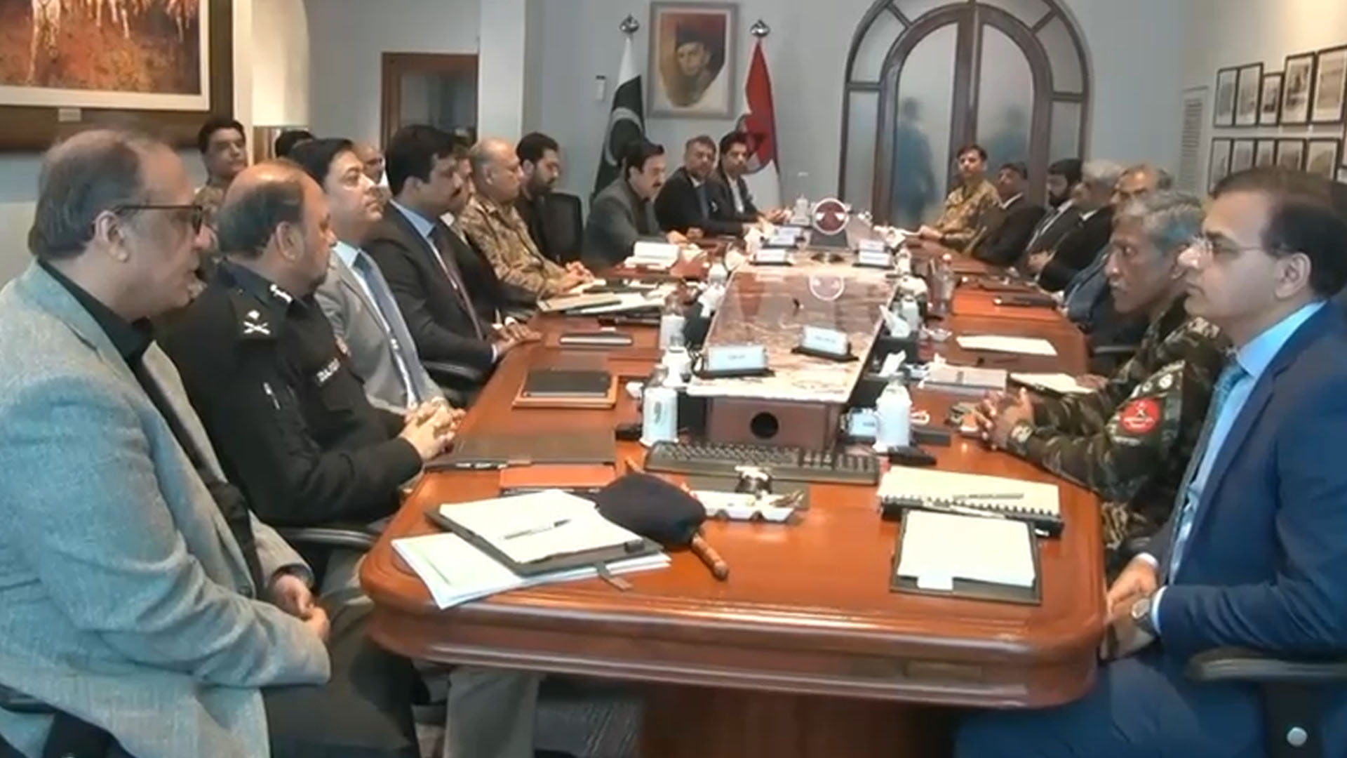 کور ہیڈکوارٹر پشاور میں اجلاس ،وفاق اور کے پی میں مؤثر رابطوں کے ذریعے د ہشتگردی سے نمٹنے کیلئے یکساں مؤقف یقینی بنانے کا فیصلہ