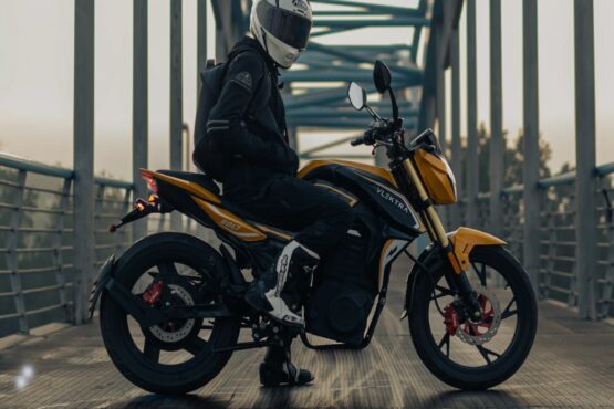 الیکٹرک موٹرسائیکل خریدنا چاہتے ہیں ؟صارفین کیلئے بڑی خوشخبری آگئی
