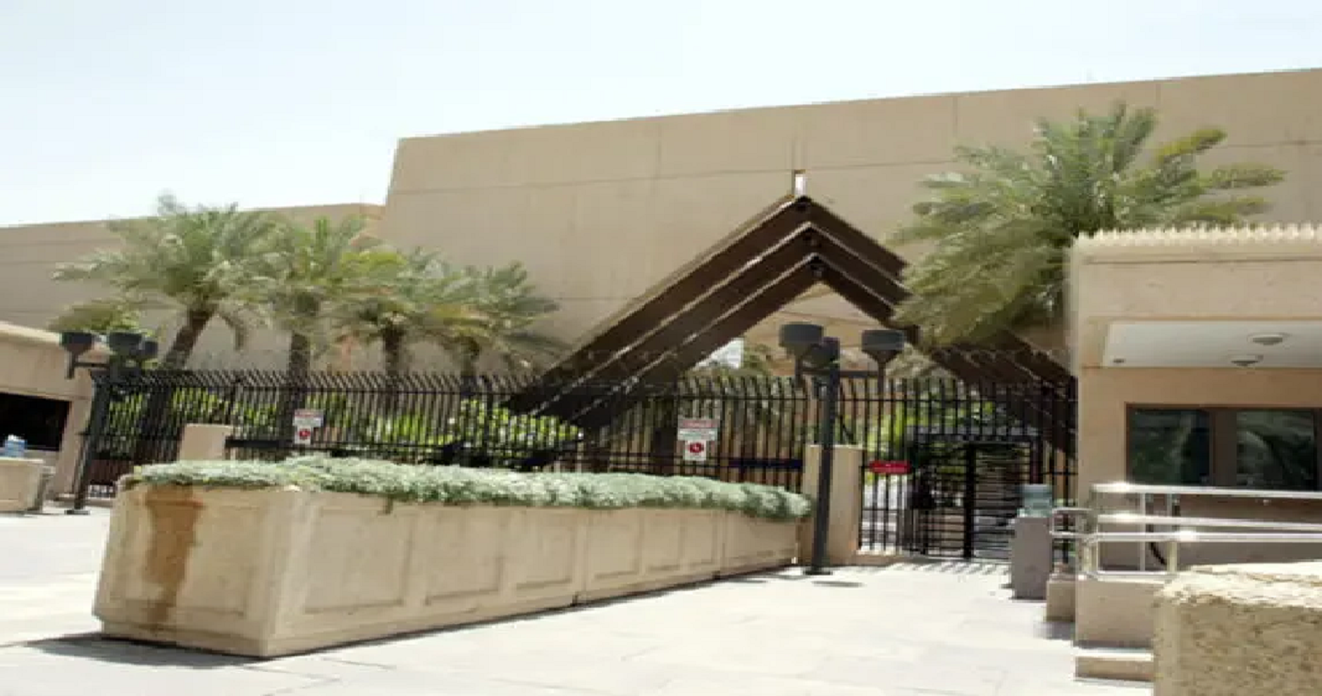 ریاض میں امریکی سفارت خانے پر ڈرون حملہ، عمارت میں آگ لگ گئی