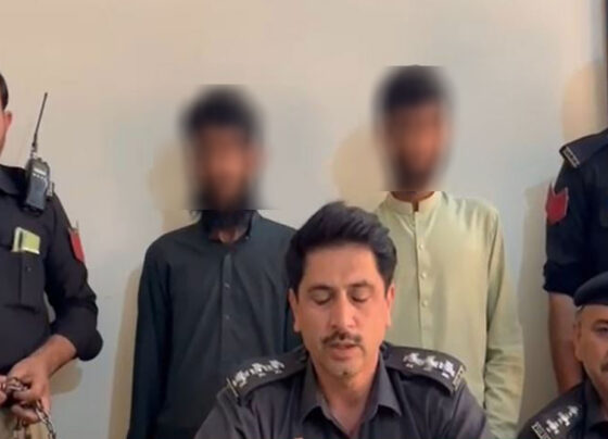 قومی پرچم کی بے حرمتی کا جرم، کوہاٹ میں 2 ملزمان گرفتار، ویڈیو وائرل