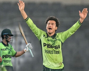 بنگلہ دیش کے خلاف معاذ صداقت آل راؤنڈ کارکردگی