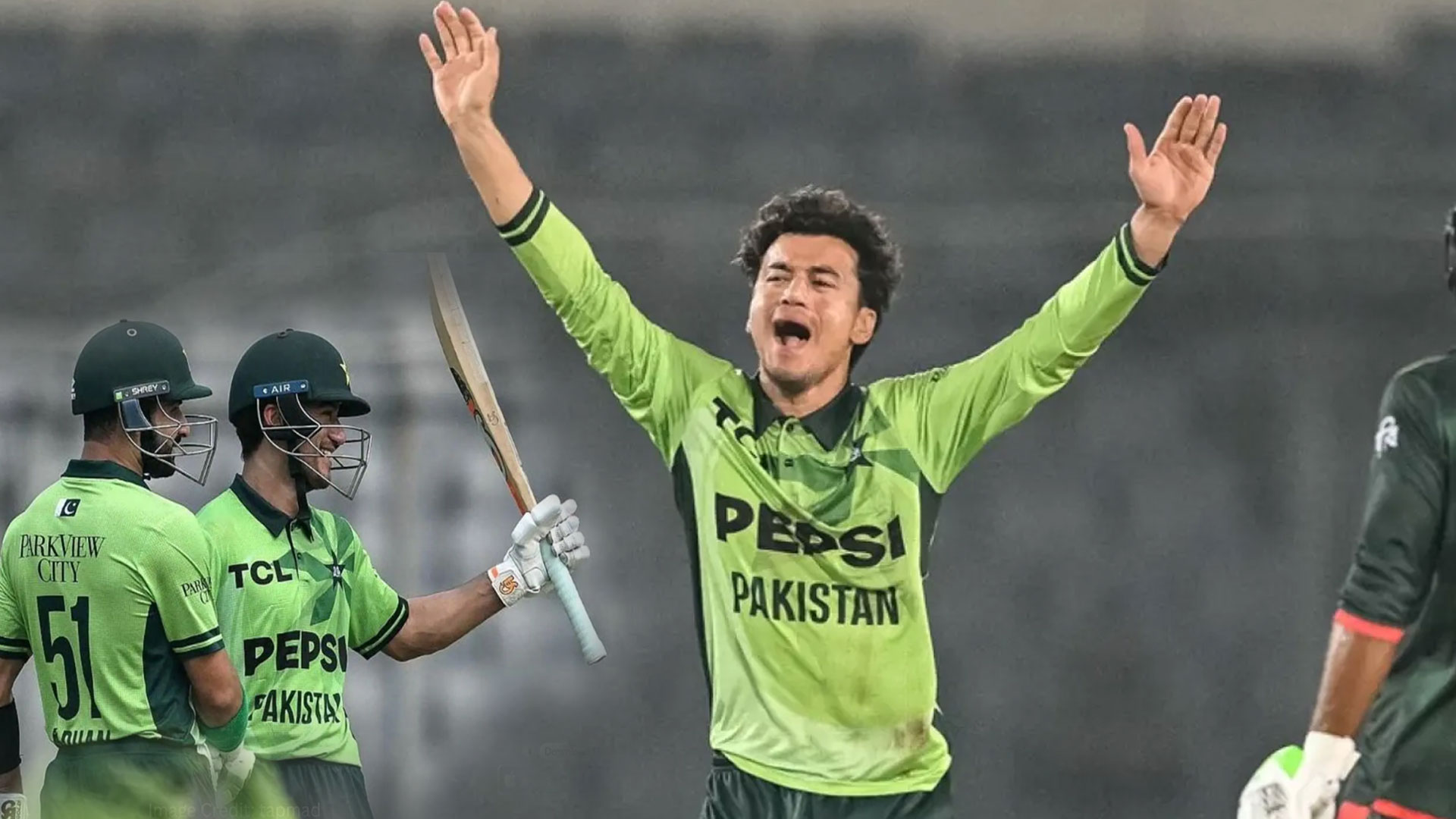 بنگلہ دیش میں نوجوان معاذ صداقت کی حیران کن آل راؤنڈ کارکردگی، شاہین شاہ آفریدی نے تعریفوں کے پل باندھ دیے