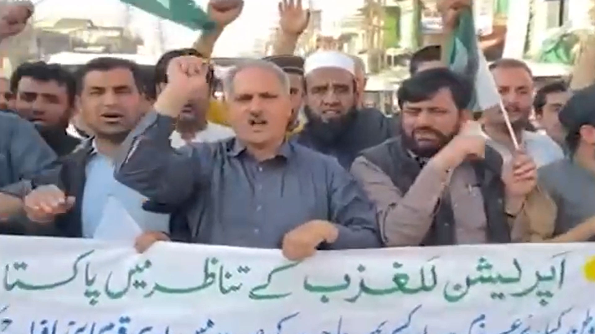 افغان طالبان رجیم کی جارحیت، خیبرپختونخوا عوام کی پاک فوج کے ساتھ یکجہتی ریلیاں، شانہ بشانہ لڑنے کا عزم، افواج زندہ باد کے نعرے