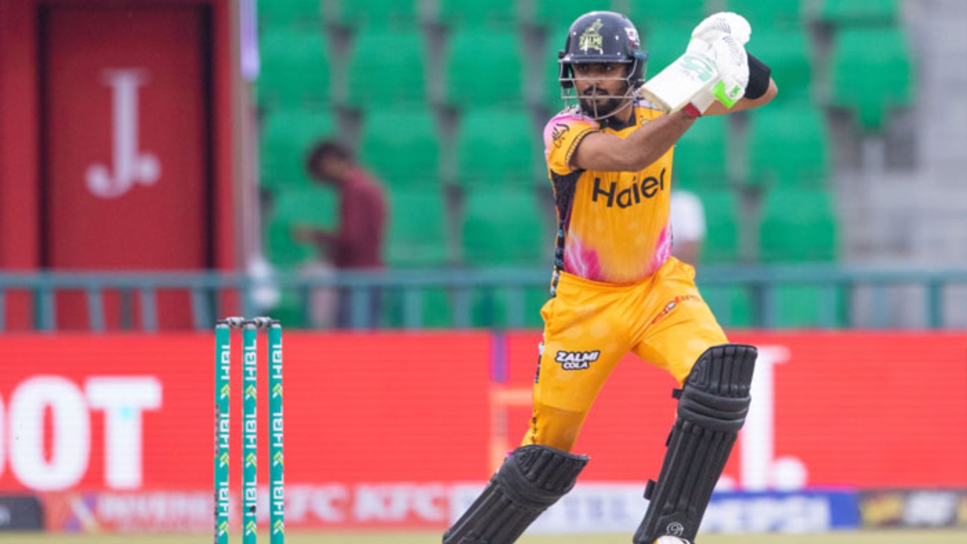 پی ایس ایل 11: پشاور زلمی نے راولپنڈیز کیخلاف نیا عالمی ریکارڈ بنادیا