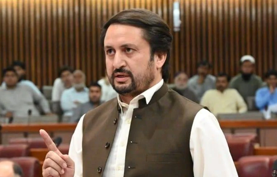 پولیس نے عدالت کے حکم پر تحریک انصاف کے رکن قومی اسمبلی ڈاکٹر امجد علی کے خلاف انسداد دہشتگردی کی دفعات کے تحت مقدمہ درج کرلیا