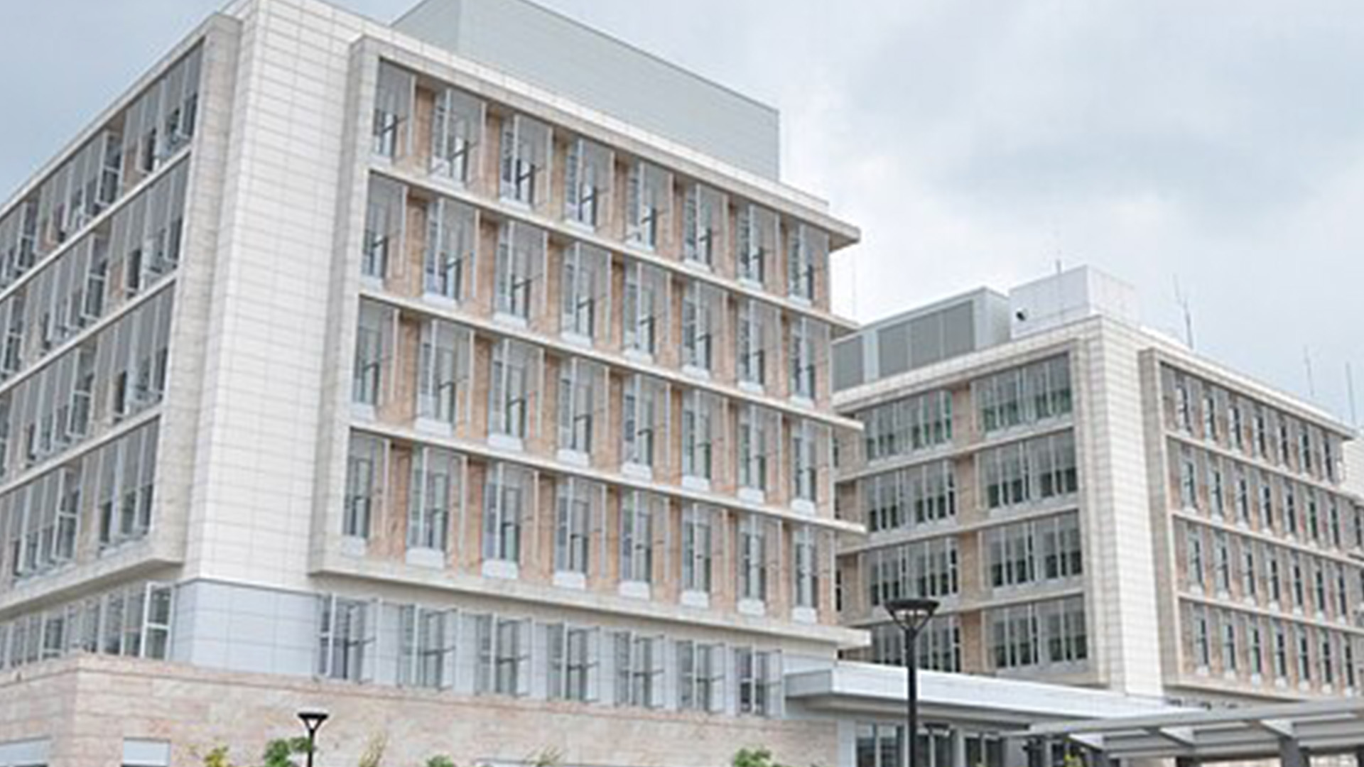 کراچی اور لاہور کے امریکی قونصل خانوں کے عملے کو فوری دفاتر چھوڑنے کا حکم