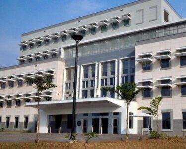 پاکستان میں امریکی سفارت اور قونصل خانوں کی سروسز معطل