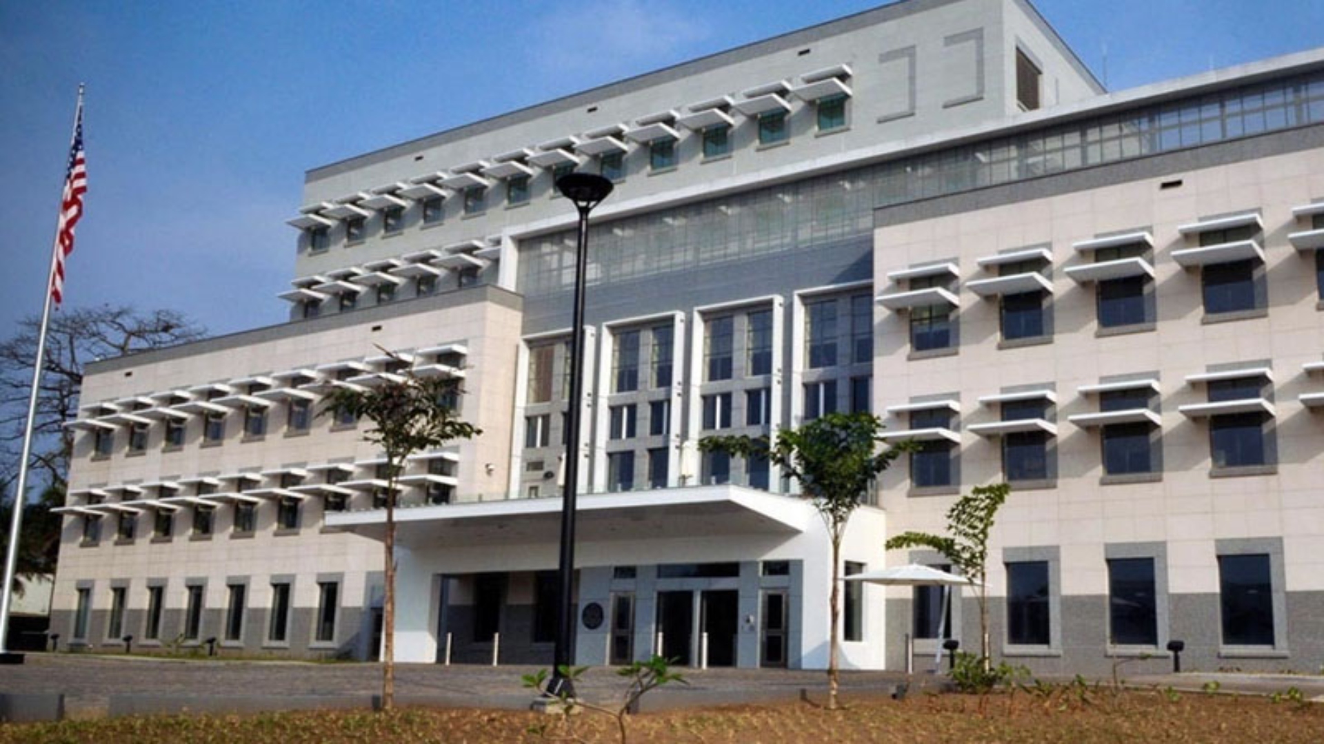 پاکستان میں امریکی سفارت اور قونصل خانوں کی سروسز معطل