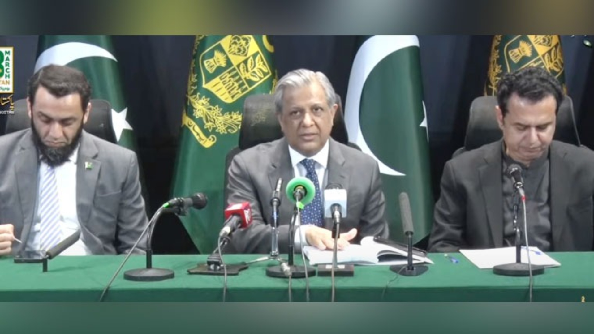 اظہارِ رائے کی آزادی ہے لیکن ’ریڈ لائن‘ عبور کرنے پر کارروائی ہوگی ، اعظم نذیر تارڑ