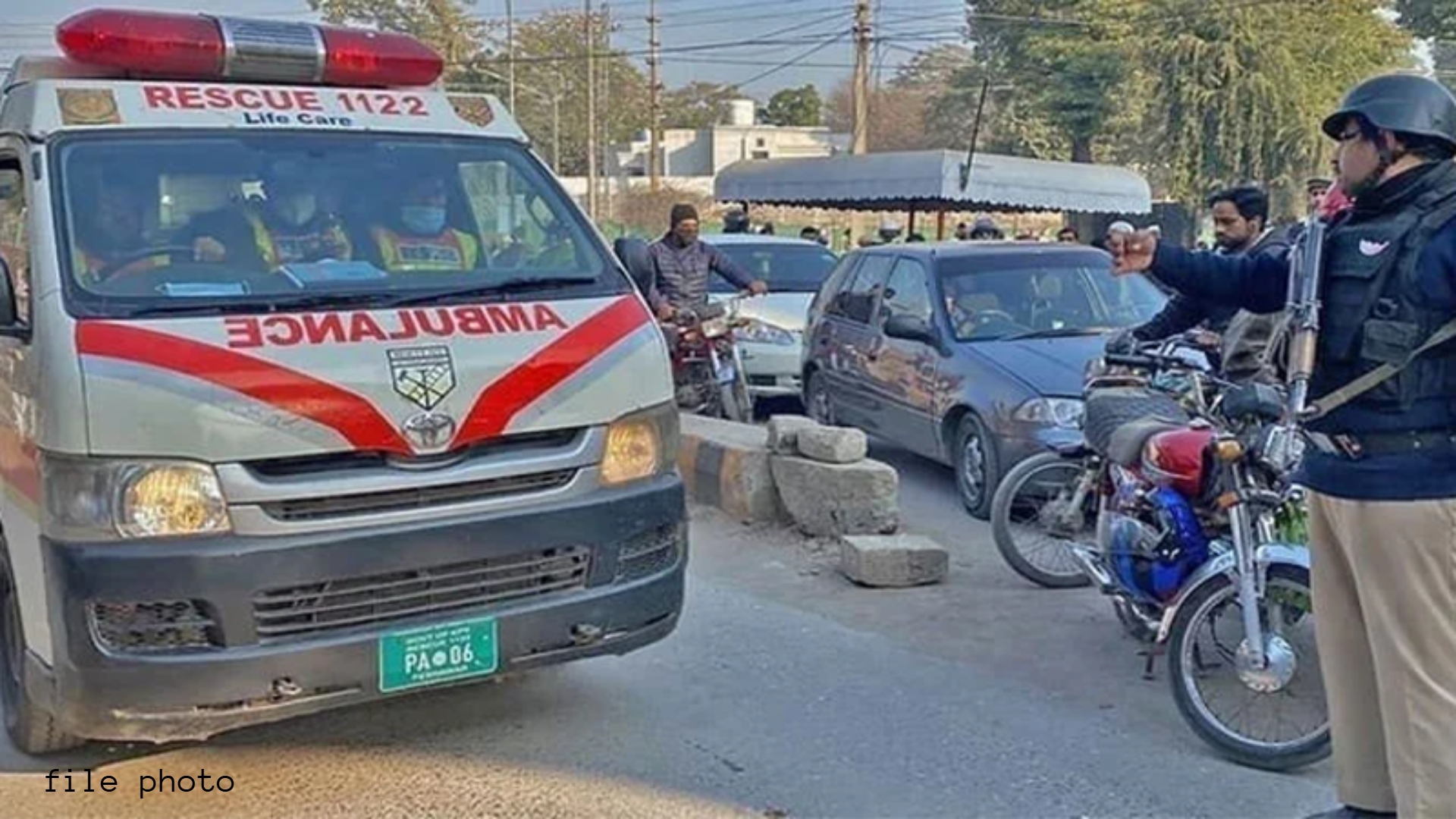 لکی مروت میں پولیس کی گاڑی کے قریب دھماکہ ، ایس ایچ او سمیت 6 اہلکار شہید