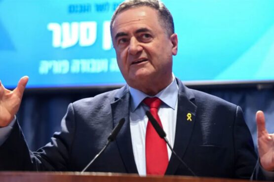 آیت اللّٰہ خامنہ ای کے ہر جانشین کو نشانہ بنائیں گے، اسرائیلی وزیر دفاع کی کھلی دھمکی