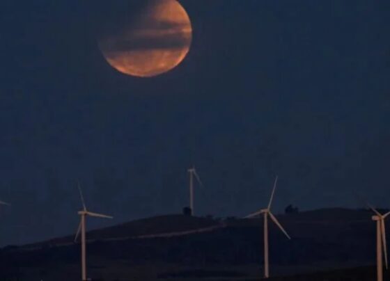 رواں سال کا پہلا مکمل چاند گرہن آج ہو گا