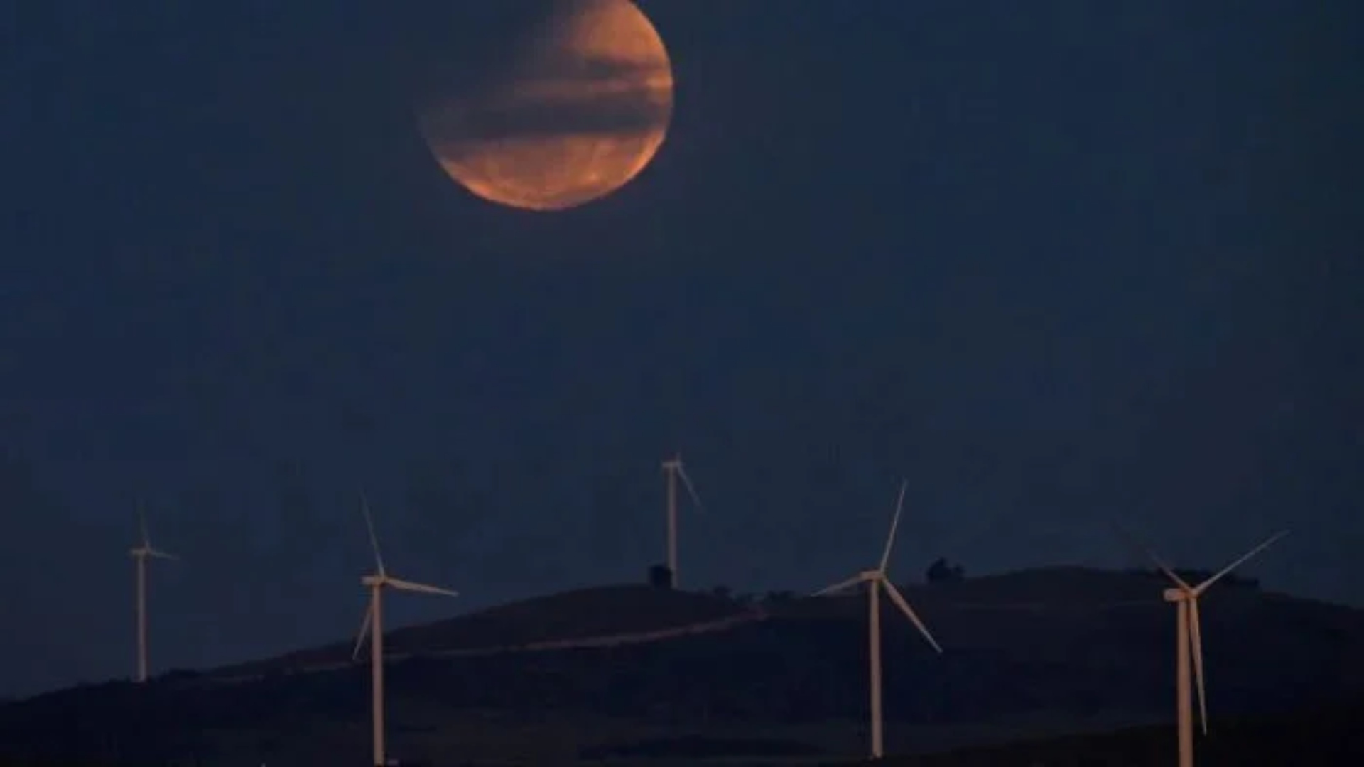 رواں سال کا پہلا مکمل چاند گرہن آج ہو گا