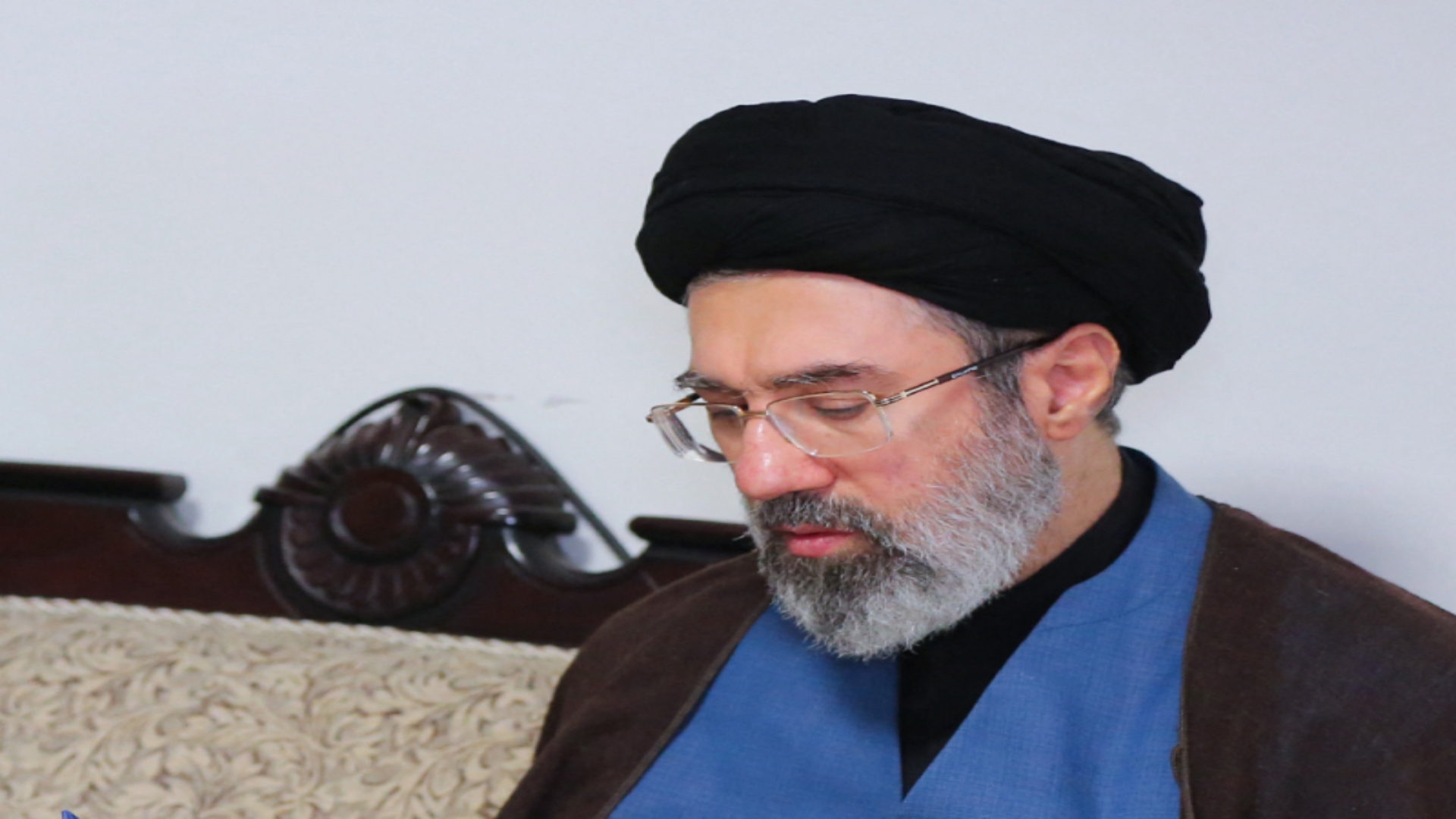 نئے سپریم لیڈر مجتبیٰ خامنہ ای خیریت سے ہیں،  ایرانی مشیرکا اہم بیان آگیا